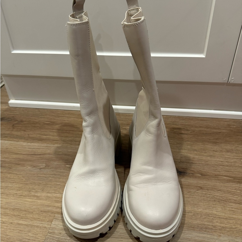 Steve Madden Women's Hesitant Fashion Boot Size 8 Light Grey - Picture 3 of 5